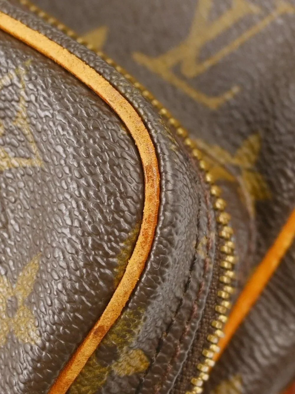 LOUIS VUITTON AMAZON CROSS BODY SHOULDER BAG